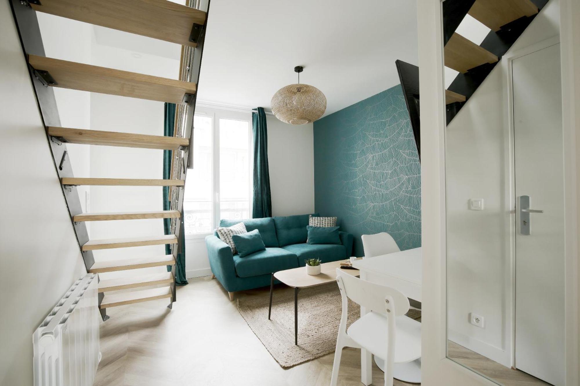 Relish Baguette In Light-filled Duplex Parijs