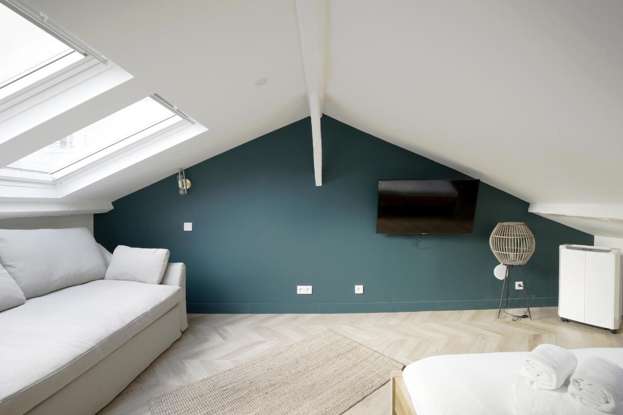 Relish Baguette In Light-filled Duplex Appartement